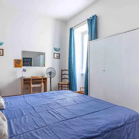 Elegant And Quiet Near The Colosseum *