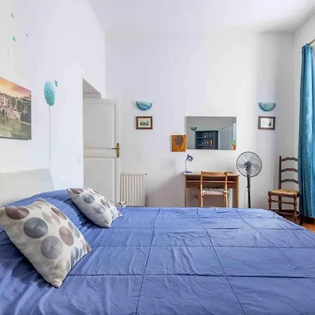 Elegant And Quiet Near The Colosseum 아파트