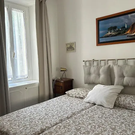 Elegant And Quiet Near The Colosseum