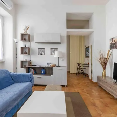 Elegant And Quiet Near The Colosseum 아파트 *