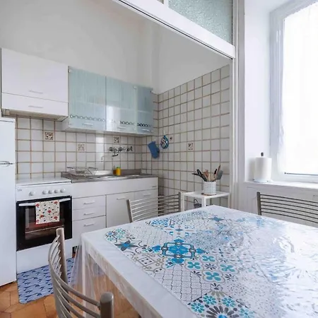 Elegant And Quiet Near The Colosseum 아파트 로마