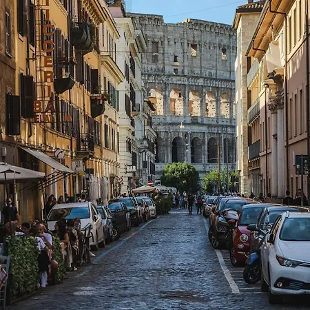 Elegant And Quiet Near The Colosseum * 로마